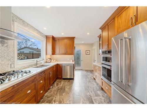 673 Inverary Road, Burlington, ON - Indoor Photo Showing Kitchen