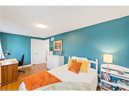 673 Inverary Road, Burlington, ON - Indoor Photo Showing Bedroom