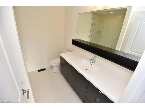 123-1890 Rymal Road E, Stoney Creek, ON - Indoor Photo Showing Bathroom