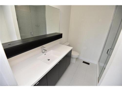 123-1890 Rymal Road E, Stoney Creek, ON - Indoor Photo Showing Bathroom