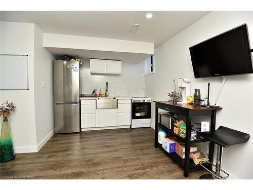 123-1890 Rymal Road E, Stoney Creek, ON - Indoor Photo Showing Kitchen