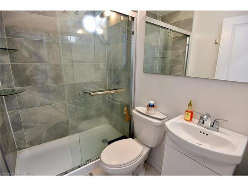 123-1890 Rymal Road E, Stoney Creek, ON - Indoor Photo Showing Bathroom