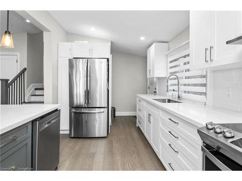 412 Norrie Crescent, Burlington, ON - Indoor Photo Showing Kitchen With Upgraded Kitchen