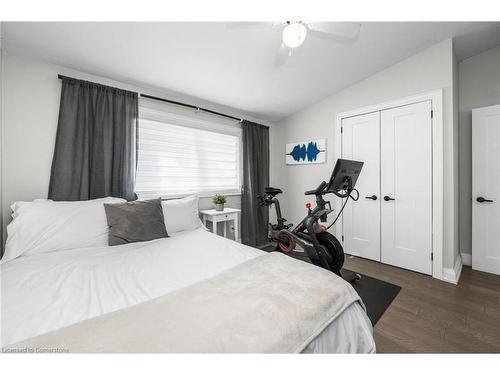 412 Norrie Crescent, Burlington, ON - Indoor Photo Showing Bedroom