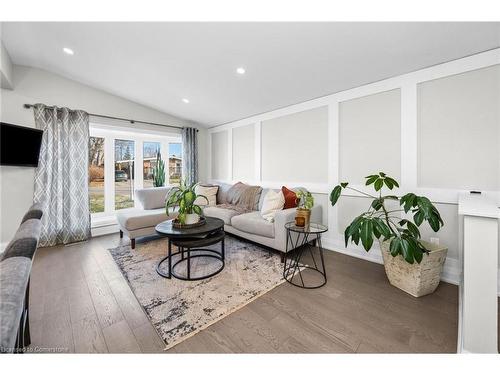 412 Norrie Crescent, Burlington, ON - Indoor Photo Showing Living Room