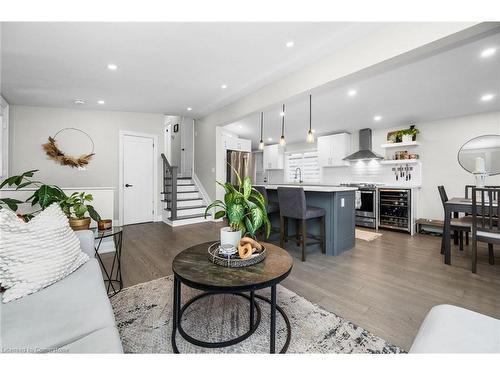 412 Norrie Crescent, Burlington, ON - Indoor Photo Showing Living Room