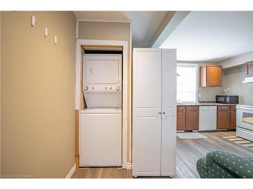 86 Whitney Avenue, Hamilton, ON - Indoor Photo Showing Laundry Room