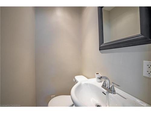 86 Whitney Avenue, Hamilton, ON - Indoor Photo Showing Bathroom