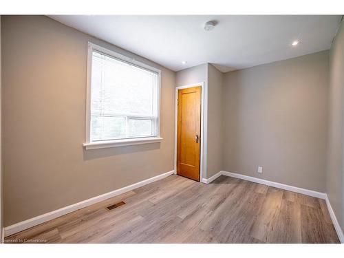 86 Whitney Avenue, Hamilton, ON - Indoor Photo Showing Other Room