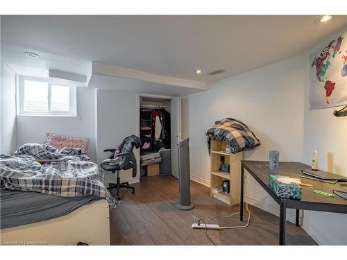 86 Whitney Avenue, Hamilton, ON - Indoor Photo Showing Bedroom