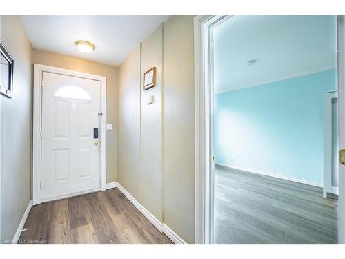 86 Whitney Avenue, Hamilton, ON - Indoor Photo Showing Other Room