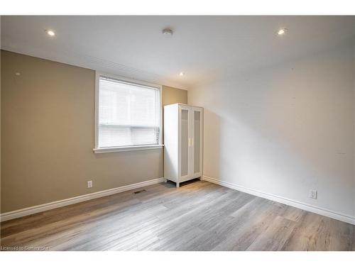 86 Whitney Avenue, Hamilton, ON - Indoor Photo Showing Other Room