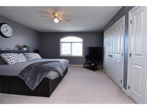 160 Wallace Avenue S, Welland, ON - Indoor Photo Showing Bedroom