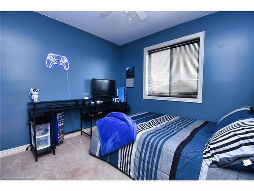 160 Wallace Avenue S, Welland, ON - Indoor Photo Showing Bedroom