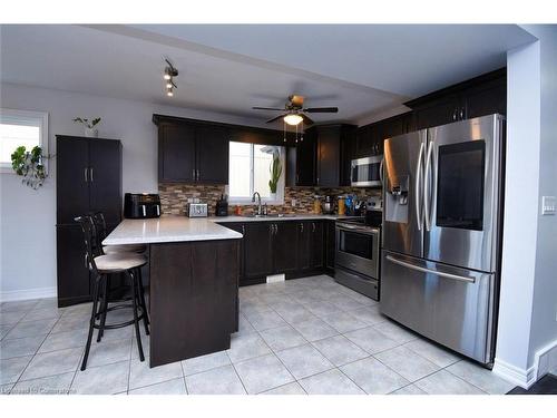 160 Wallace Avenue S, Welland, ON - Indoor Photo Showing Kitchen