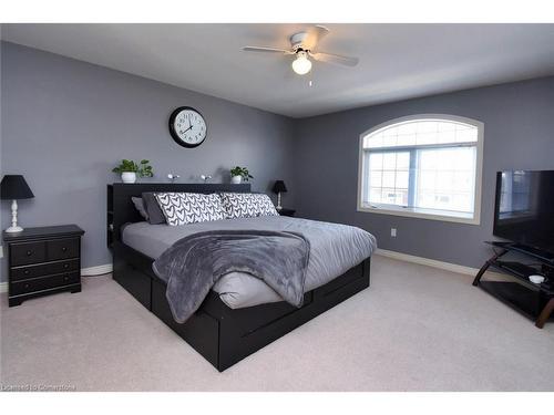 160 Wallace Avenue S, Welland, ON - Indoor Photo Showing Bedroom