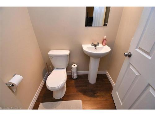 160 Wallace Avenue S, Welland, ON - Indoor Photo Showing Bathroom