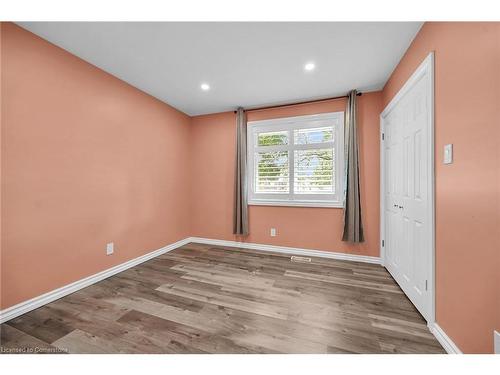 221 Gray Road, Stoney Creek, ON - Indoor Photo Showing Other Room