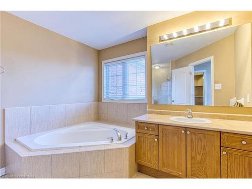 3 Springstead Avenue, Stoney Creek, ON - Indoor Photo Showing Bathroom