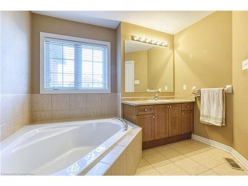 3 Springstead Avenue, Stoney Creek, ON - Indoor Photo Showing Bathroom