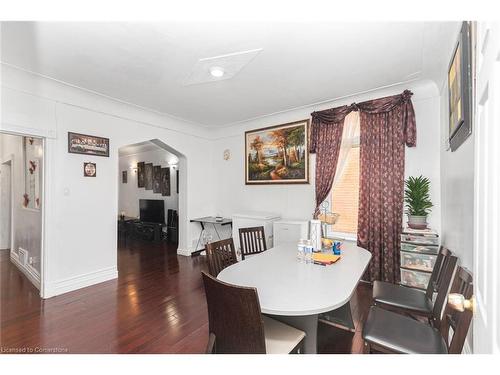 47 Clyde Street, Hamilton, ON - Indoor Photo Showing Dining Room