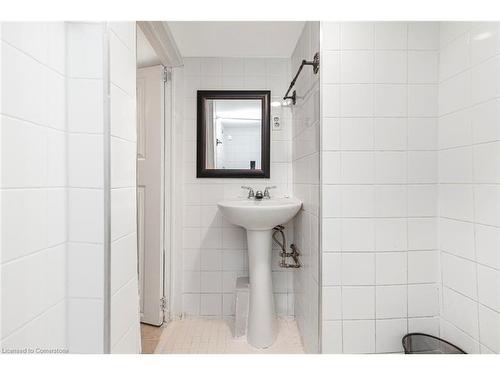 47 Clyde Street, Hamilton, ON - Indoor Photo Showing Bathroom