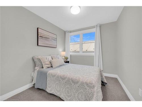 14 Walter Avenue S, Hamilton, ON - Indoor Photo Showing Bedroom