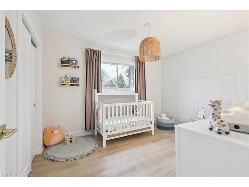 72 West 25Th Street, Hamilton, ON - Indoor Photo Showing Bedroom