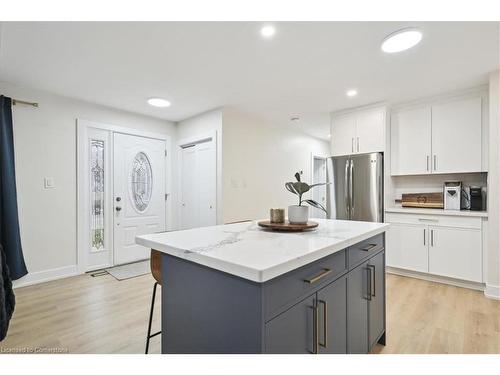 72 West 25Th Street, Hamilton, ON - Indoor Photo Showing Kitchen