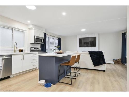 72 West 25Th Street, Hamilton, ON - Indoor Photo Showing Kitchen With Upgraded Kitchen