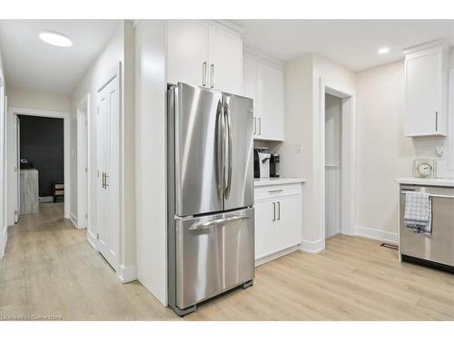 72 West 25Th Street, Hamilton, ON - Indoor Photo Showing Kitchen