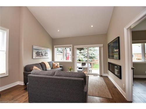 5-3300 Culp Road, Vineland Station, ON - Indoor Photo Showing Living Room With Fireplace