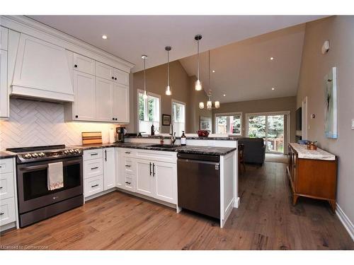 5-3300 Culp Road, Vineland Station, ON - Indoor Photo Showing Kitchen With Upgraded Kitchen