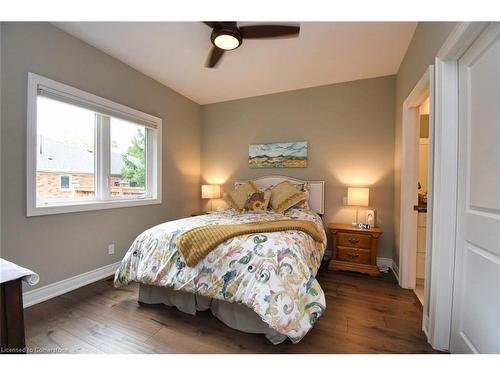 5-3300 Culp Road, Vineland Station, ON - Indoor Photo Showing Bedroom