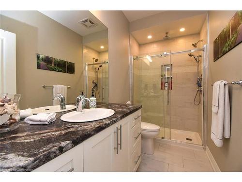 5-3300 Culp Road, Vineland Station, ON - Indoor Photo Showing Bathroom