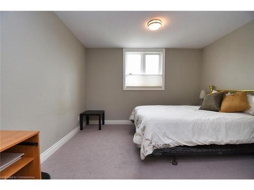 5-3300 Culp Road, Vineland Station, ON - Indoor Photo Showing Bedroom