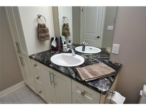 5-3300 Culp Road, Vineland Station, ON - Indoor Photo Showing Bathroom