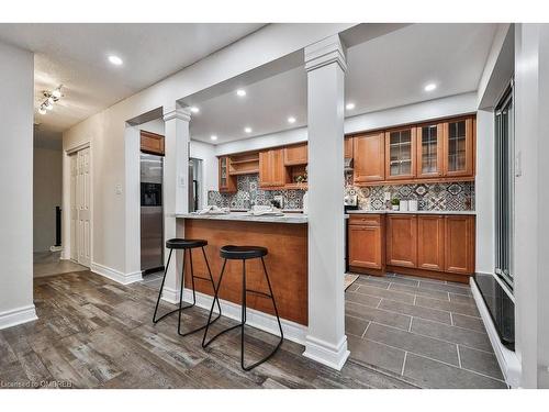 163-2170 Bromsgrove Road, Mississauga, ON - Indoor Photo Showing Kitchen