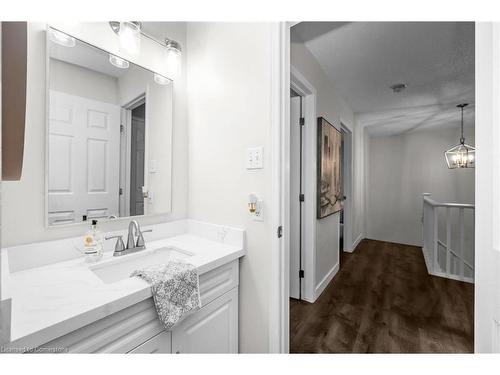 22 Southbrook Drive, Binbrook, ON - Indoor Photo Showing Bathroom