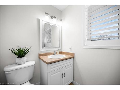 22 Southbrook Drive, Binbrook, ON - Indoor Photo Showing Bathroom