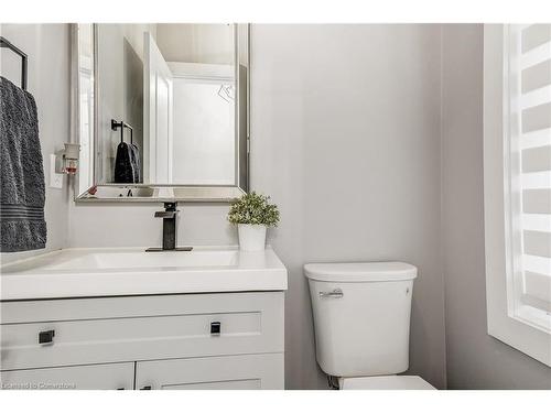 88 Mcknight Avenue, Waterdown, ON - Indoor Photo Showing Bathroom