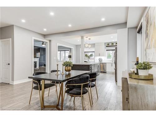 88 Mcknight Avenue, Waterdown, ON - Indoor Photo Showing Dining Room