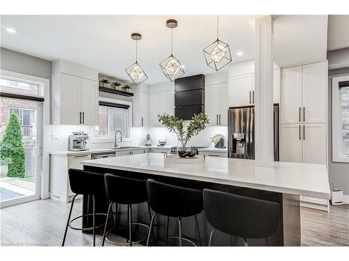 88 Mcknight Avenue, Waterdown, ON - Indoor Photo Showing Kitchen With Upgraded Kitchen