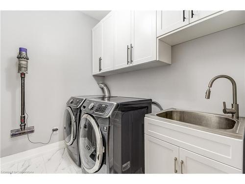 88 Mcknight Avenue, Waterdown, ON - Indoor Photo Showing Laundry Room