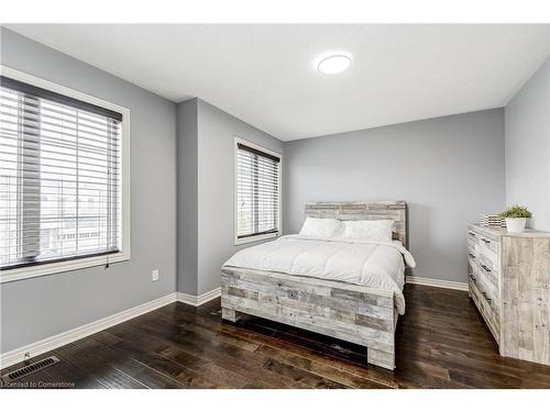 88 Mcknight Avenue, Waterdown, ON - Indoor Photo Showing Bedroom