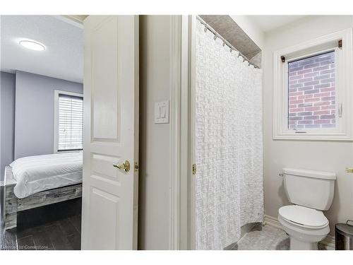 88 Mcknight Avenue, Waterdown, ON - Indoor Photo Showing Bathroom