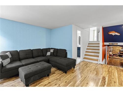 1 Glendee Court, Hamilton, ON - Indoor Photo Showing Living Room