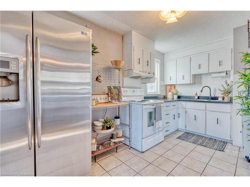 18 Martha Street, Hamilton, ON - Indoor Photo Showing Kitchen