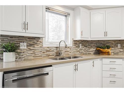 52-1150 Skyview Drive, Burlington, ON - Indoor Photo Showing Kitchen With Double Sink