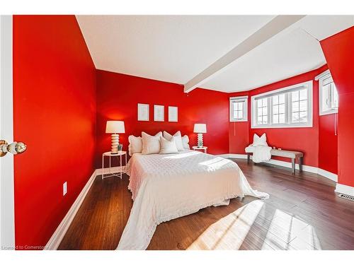 52-1150 Skyview Drive, Burlington, ON - Indoor Photo Showing Bedroom